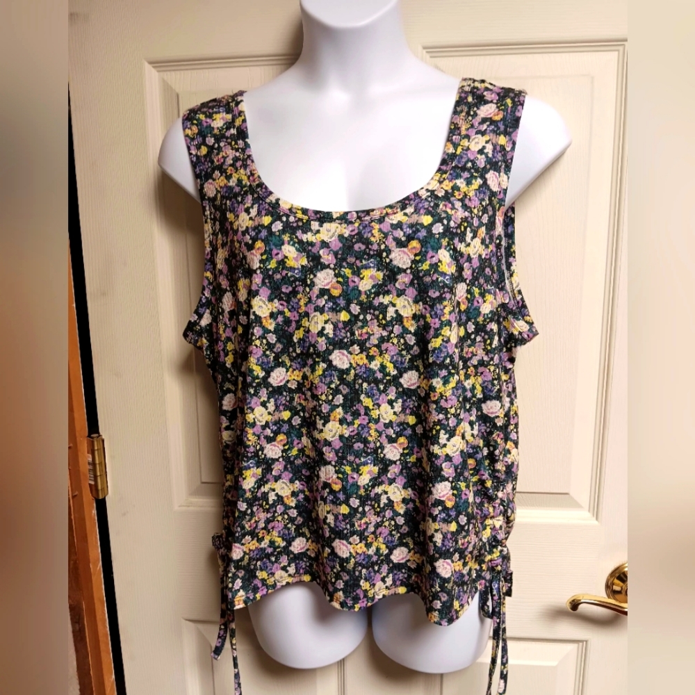 Love Fire Tank NWT
